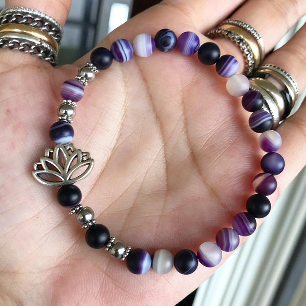 Purple agate silver plated lotus flower bracelet - Picture 3 of 8